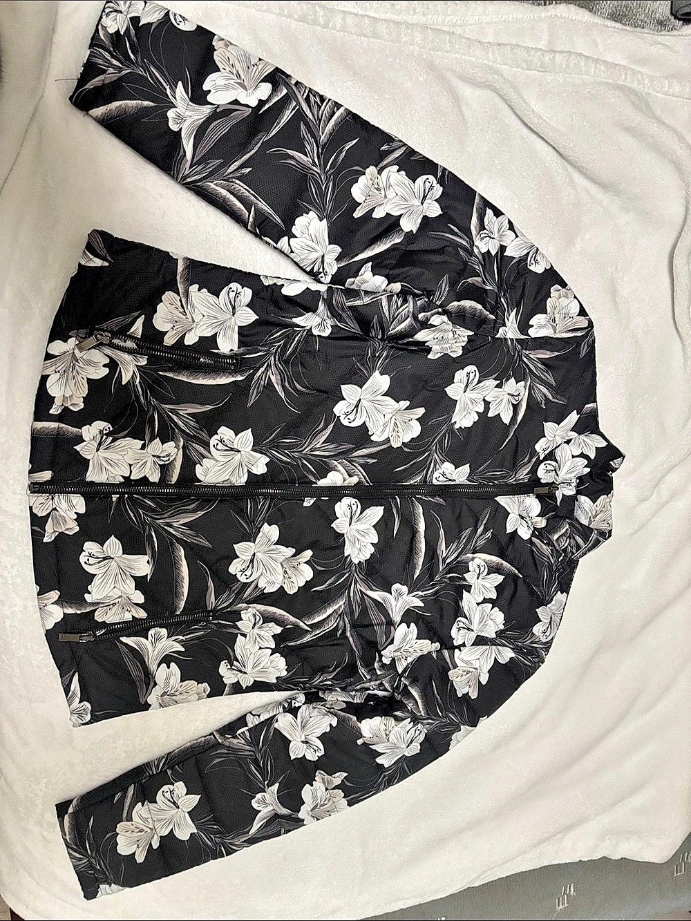Tail/ Floral Puffer Jacket in Black & White &Cream Like New